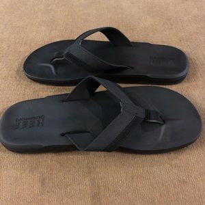 Men’s REEF  flip flops new size 11
